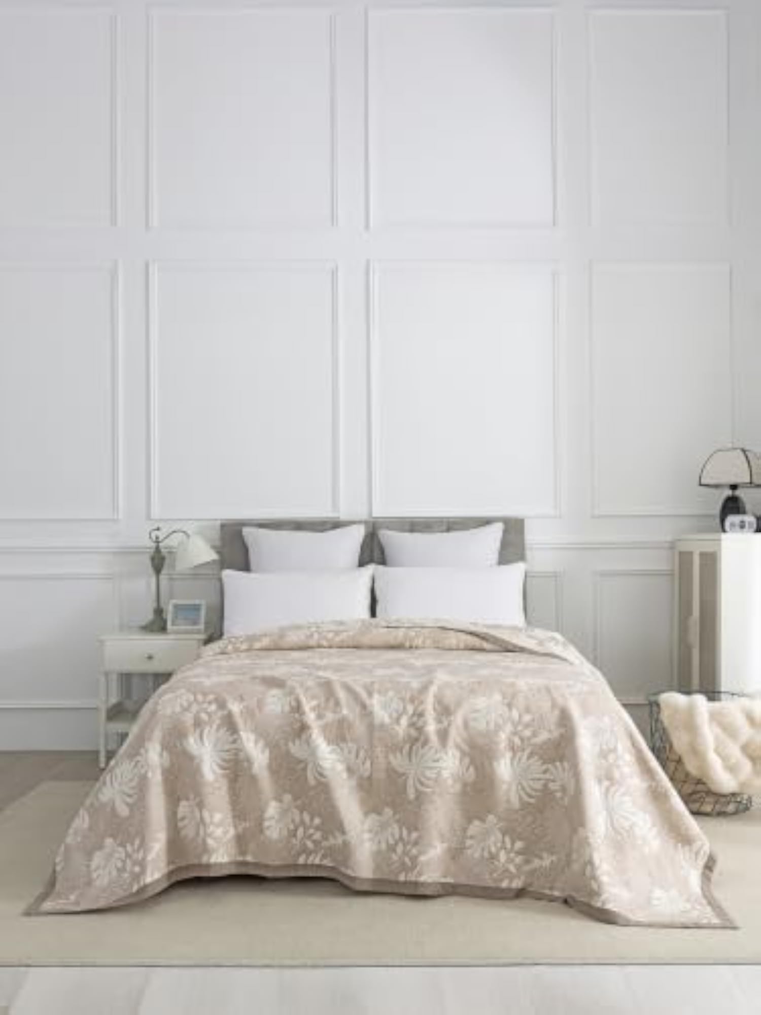 Fashion Abstract Leaves Weave Light Brown and White Bedspread